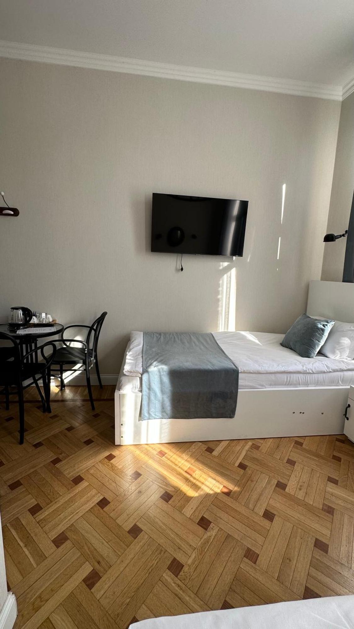 Hotel Ticiani 13 Kutaisi Eksteriør bilde